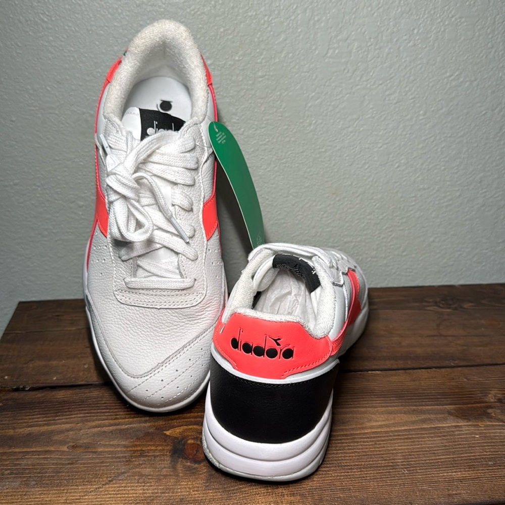 Diadora shoes size 8 mens